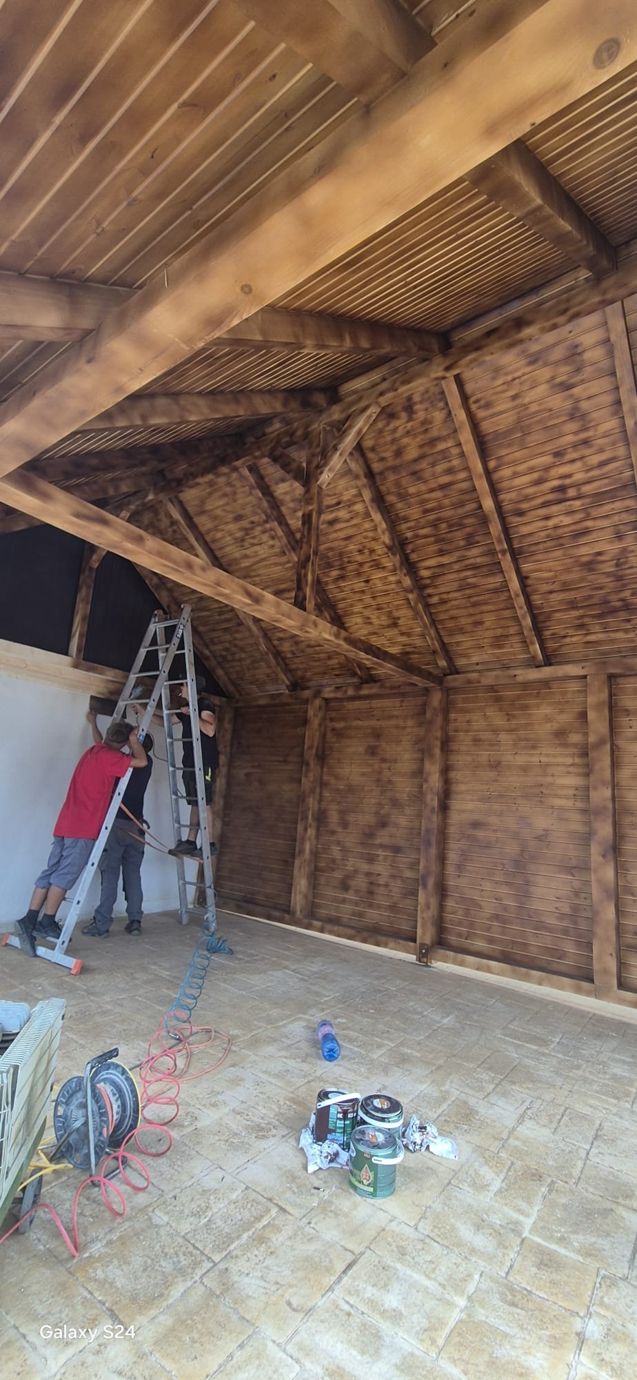 Echipa ELK Construct pe șantier